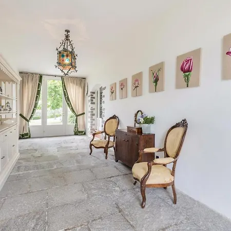 Villa Spectacular In Salo